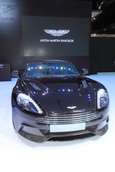 Aston Martin shutterstock_266031707
